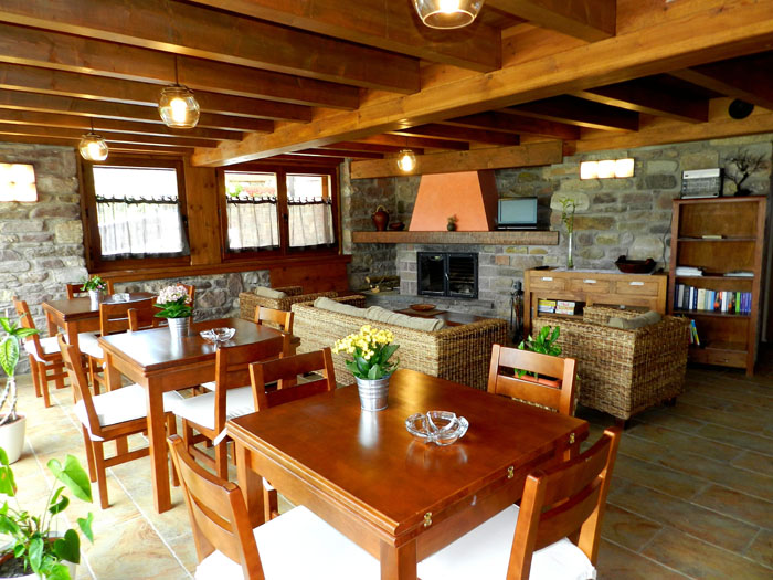 Apartamentos Rurales El Tossalet